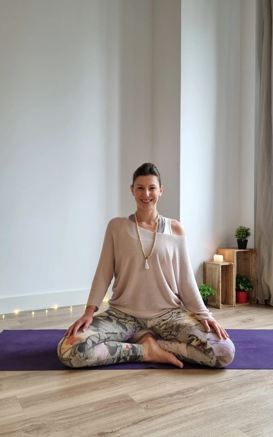 Live Yoga mit Claudia Schriever